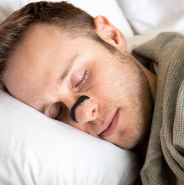 Striscia nasale magnetica per un sonno migliore