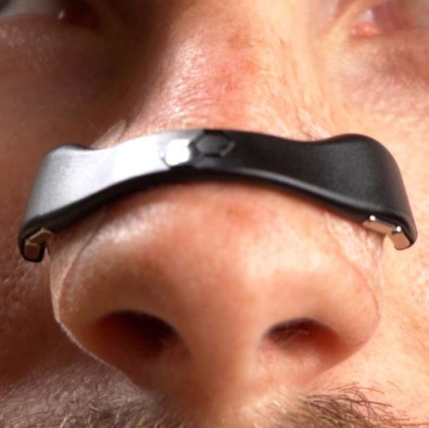 Striscia nasale magnetica per un sonno migliore